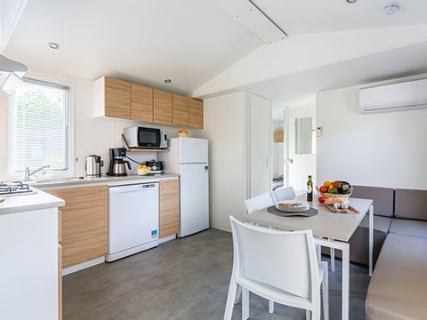 MOBILHOME 6 personnes - Premium | 3 Ch. | 6 Pers. | Terrasse surélevée | Clim. | TV