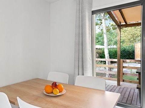 MOBILHOME 6 personnes - Premium | 3 Ch. | 6 Pers. | Terrasse surélevée | Clim. | TV