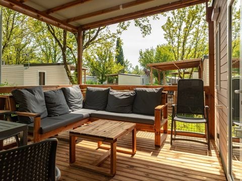 MOBILHOME 6 personnes - Mobil-home | Premium | 3 Ch. | 6 Pers. | Terrasse couverte | 1 SDB | Clim. | TV