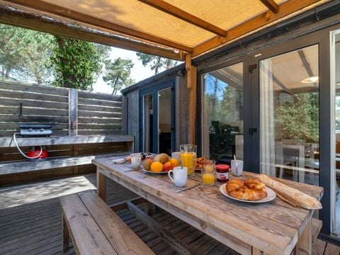 MOBILHOME 4 personnes - Mobil-home | Ultimate | 2 Ch. | 4 Pers. | Terrasse couverte | 1 SDB | Clim. | TV