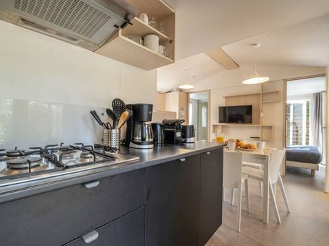 MOBILHOME 4 personnes - Mobil-home | Ultimate | 2 Ch. | 4 Pers. | Terrasse couverte | 1 SDB | Clim. | TV