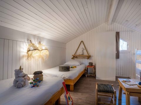 BUNGALOW 4 personnes - Cabane SIGNATURE | 2 chambres - Côté Pinède