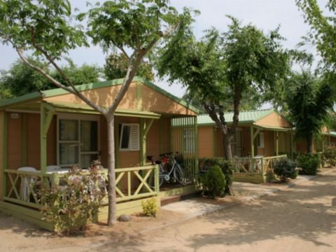 CHALET 5 personnes - 5 places - 2 chambres ( Clim Tv Ménage )