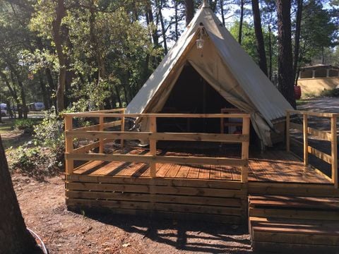 HÉBERGEMENT INSOLITE 2 personnes - TIPI 2 chambres sans sanitaire