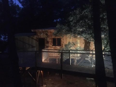 HÉBERGEMENT INSOLITE 4 personnes - CABANE PERCHEE ROBINSON 2 chambres sans sanitaires