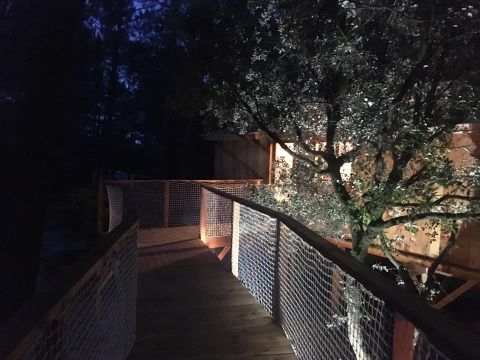 HÉBERGEMENT INSOLITE 4 personnes - CABANE PERCHEE ROBINSON 2 chambres sans sanitaires