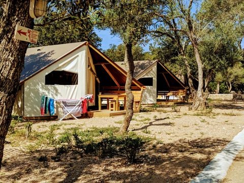 BUNGALOW TOILÉ 4 personnes - 2 chambres - sans sanitaires
