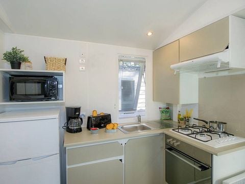 BUNGALOW 4 personnes - Mobil-home | Comfort | 2 Ch. | 4 Pers. | Terrasse simple | Clim. | TV