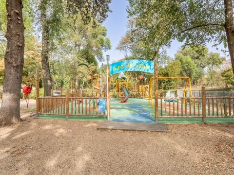 Camping Domaine de Gaujac - Camping Paradis - Camping Gard