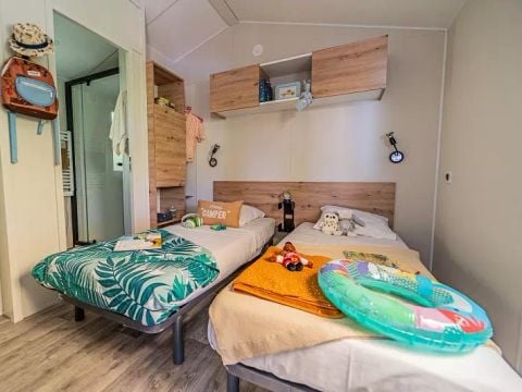 MOBILHOME 4 personnes - Duo Premium 3 Pièces 4 Personnes Jacuzzi + Climatisé + TV 