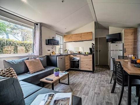 MOBILHOME 8 personnes - Quattro Premium 5 Pièces 8 Personnes Jacuzzi + Climatisé + TV 