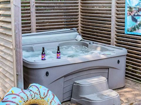 MOBILHOME 8 personnes - Quattro Premium 5 Pièces 8 Personnes Jacuzzi + Climatisé + TV 