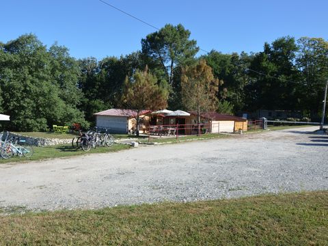 Camping de L'Etang Vallier bis BROSSAC, Preise und Reservierungen