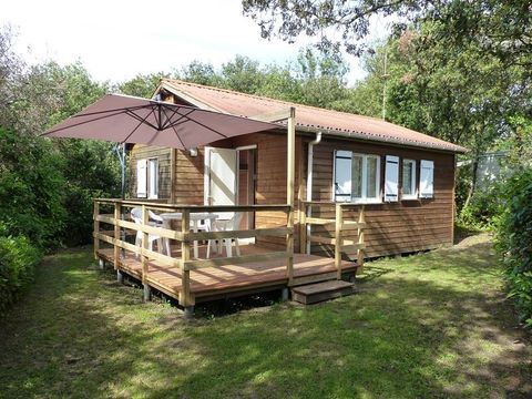 CHALET 6 personnes - Chalet Confort -35m² -2 chambres - terrasse semi-couverte - TV - Clim 2/6 pers