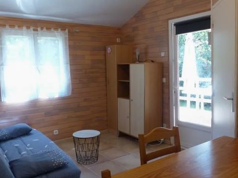 CHALET 6 personnes - Chalet Confort -35m² -2 chambres - terrasse semi-couverte - TV - Clim 2/6 pers