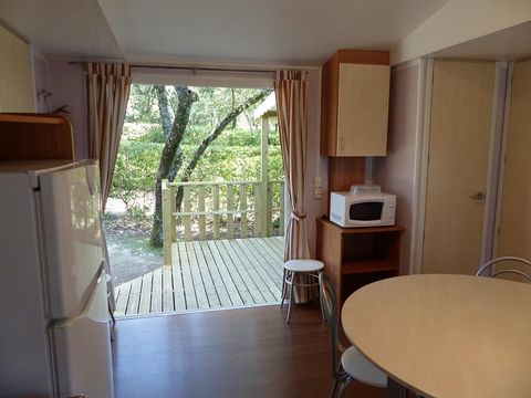 Mobilhome 2/6 personnes - Confort Sun Roller -35m² - 3 chambres - Terrasse semi-couverte - Clim
