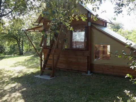 Tente en toile et en bois 4 personnes - Tente Bivouac XL sur pilotis Standard 2 chambres - en pleine nature (sans sanitaires) 2/4 pers