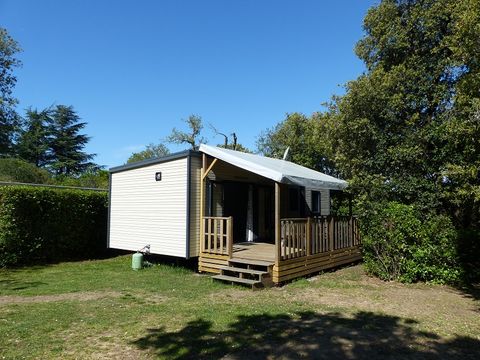 MOBILHOME 6 personnes - Mobil-Home Premium 32m² 3 chambres - terrasse semi-couverte - TV - Clim 2/6 pers