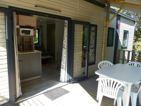 MOBILHOME 6 personnes - Mobil-Home Premium 32m² 3 chambres - terrasse semi-couverte - TV - Clim 2/6 pers