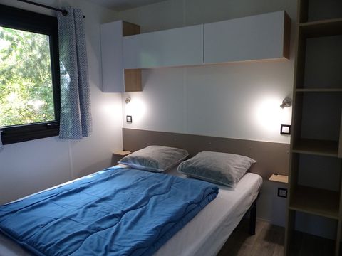 Mobilhome 2/5 personnes - Premium -30m² -2 chambres - Terrasse couverte - TV - Clim