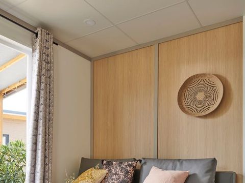 CHALET 5 personnes - NEW // Chalet Premium -28m2 - 2 chambres - terrasse couverte - TV - Clim 2/5 pers