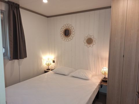 CHALET 5 personnes - NEW // Chalet Premium -28m2 - 2 chambres - terrasse couverte - TV - Clim 2/5 pers