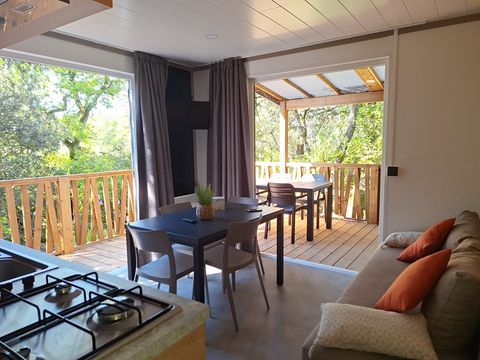 CHALET 5 personnes - NEW // Chalet Premium -28m2 - 2 chambres - terrasse couverte - TV - Clim 2/5 pers