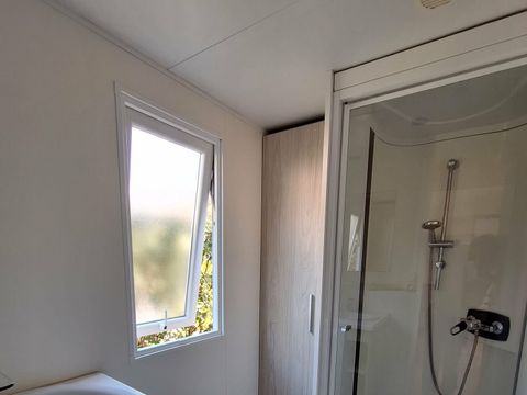 MOBILHOME 4 personnes - Mobil-home Confort Louisiane 26m² 2 chambres - terrasse semi-couverte + TV +clim 2/4 pers