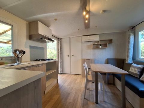 MOBILHOME 4 personnes - Mobil-home Confort Louisiane 26m² 2 chambres - terrasse semi-couverte + TV +clim 2/4 pers