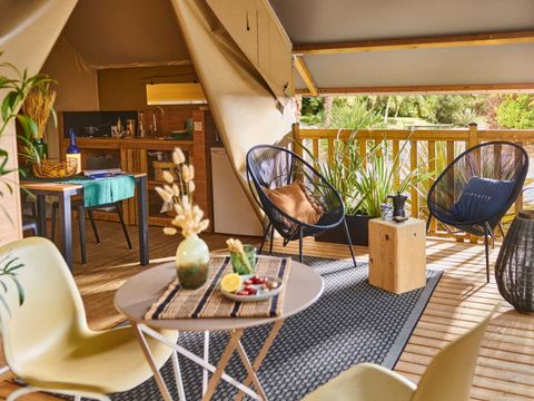 HÉBERGEMENT INSOLITE 4 personnes -  Wood lodge sur pilotis + sanitaire et SDB 4 pers