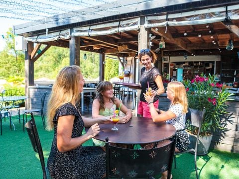 Flower Camping Le Soleil des Bastides - Camping Tarn