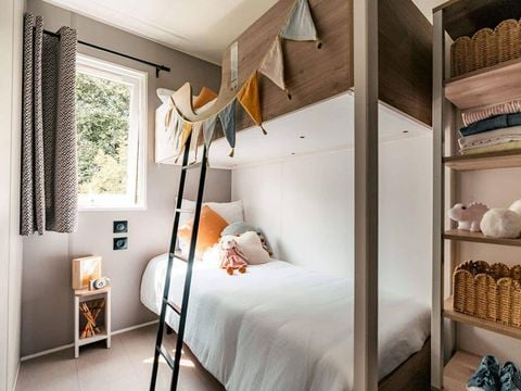 MOBILHOME 8 personnes - Mobil-home | Comfort | 4 Ch. | 8 Pers. | Terrasse surélevée | Cuisine extérieure | 2 SDB | Clim.