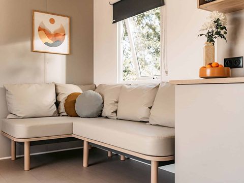 MOBILHOME 8 personnes - Mobil-home | Comfort | 4 Ch. | 8 Pers. | Terrasse surélevée | Cuisine extérieure | 2 SDB | Clim.