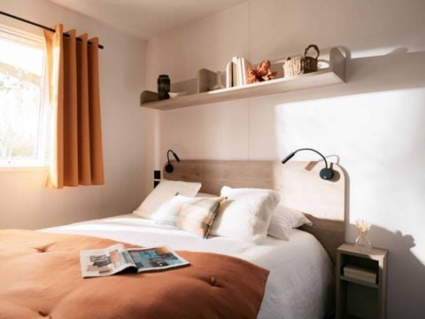 MOBILHOME 8 personnes - Mobil-home | Comfort | 4 Ch. | 8 Pers. | Terrasse surélevée | Cuisine extérieure | 2 SDB | Clim.