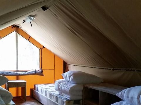 TENTE 4 personnes - LOGGIA - 2 chambres/mezzanine avec salle de bains 5 pers