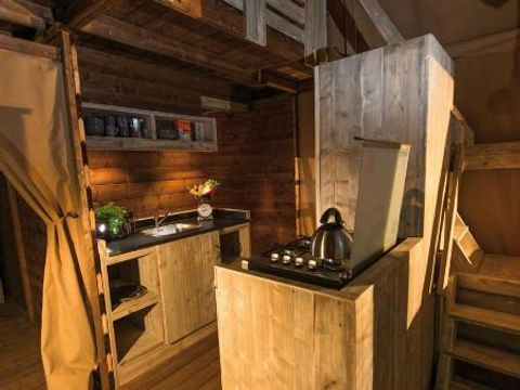 TENTE 4 personnes - LOGGIA - 2 chambres/mezzanine avec salle de bains 5 pers