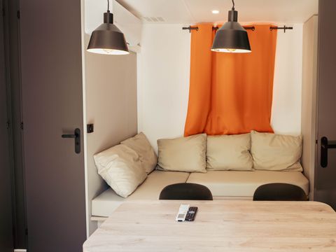 MOBILHOME 5 personnes - VILLA - 2 chambres - Télévision - climatisé - Modèle 2024