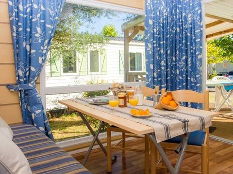 MOBILHOME 4 personnes - Classic | 2 Ch. | 4 Pers. | Terrasse surélevée | 1 SDB