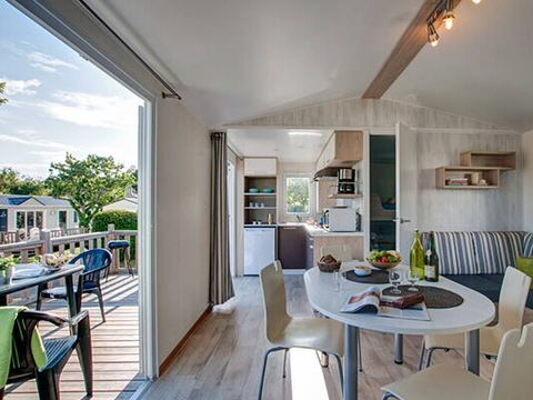 MOBILHOME 4 personnes - Mobil-home | Comfort | 2 Ch. | 4 Pers. | Terrasse surélevée non couverte | 1 SDB | TV