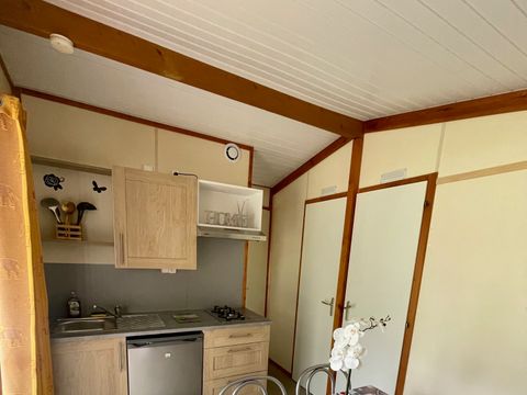 CHALET 4 personnes - Chalet Peuplier Standard 26m² - 2 chambres + Terrasse couverte 10m² + Clim + TV 4 pers.