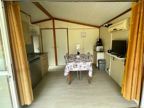 CHALET 4 personnes - Chalet Peuplier Standard 26m² - 2 chambres + Terrasse couverte 10m² + Clim + TV 4 pers.