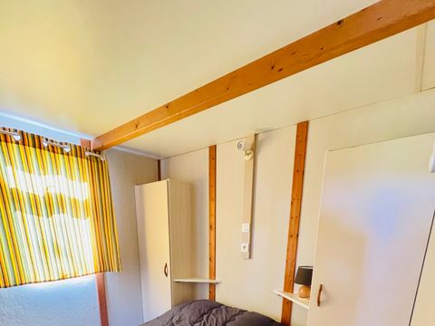 CHALET 5 personnes - Chalet Châtaigner Standard 23m² - 2 chambres + Terrasse couverte 8m² 5 pers.