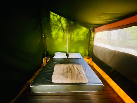 TENTE 5 personnes - Tente Safari Acacia Standard 23m² (sans sanitaires) - 2 chambres + terrasse couverte 12m² 5 pers.