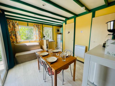 CHALET 4 personnes - Chalet Pommier Vue Montagne Confort 23m² 2 chambres + Terrasse couverte 15m² + Clim + TV