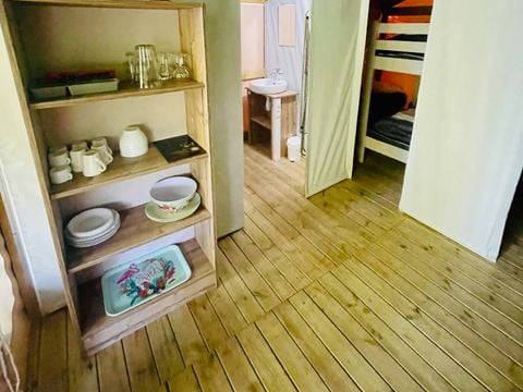 Tente en toile et en bois 5 personnes - Lodge Noisetier Standard 22m² - 2 chambres + Terrasse couverte 8m²