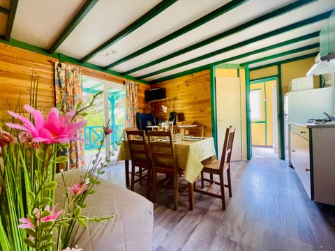 CHALET 6 personnes - Douglas Confort 32m2 climatisé - 2 chambres + Terrasse couverte 15m2 5/6 personnes