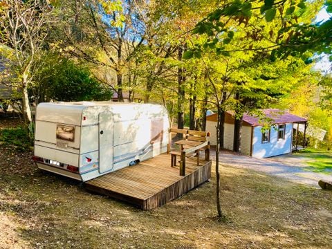 CARAVANE 2 personnes - Locaravane 10m² + Terrasse 9m²