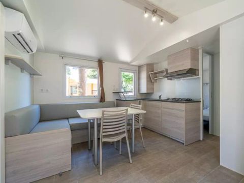 MOBILHOME 6 personnes - Comfort | 2 Ch. | 4/6 Pers. | Terrasse surélevée | Clim.