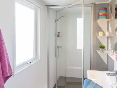MOBILHOME 6 personnes - Premium | 3 Ch. | 6 Pers. | Terrasse surélevée | Clim. | TV