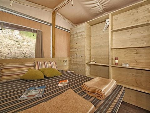 Tente en toile et en bois 5 personnes - Super Lodge | 2 Ch. | 4/5 Pers. | 1 SDB